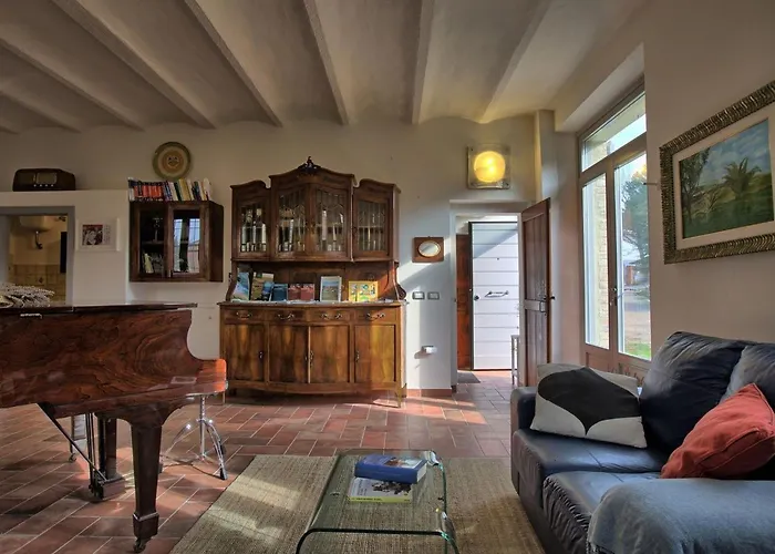 Σπίτι διακοπών Haus Der Musik 270m Veranda- Garten Und Pool By Interhome Ostra